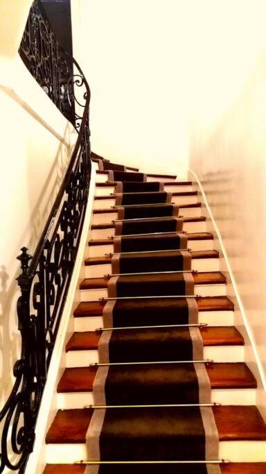 Small Luxurious Room In The Heart Of Saint Germain Paris Exterior foto